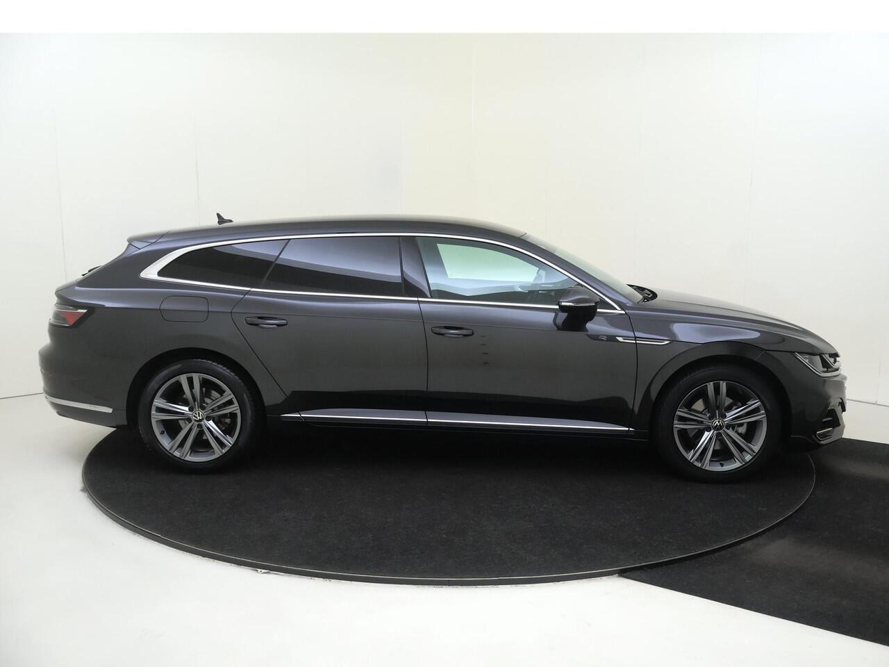 Volkswagen Arteon Shooting Brake 1.4 TSI eHybrid R-Line Business+ | SoH 90% | Trekhaak | Head-up display | Adaptieve demping | Kuipstoelen voor | Lederen bekleding | Stoel- en stuurwielverwarming | Navigatie | Dodehoek detectie |