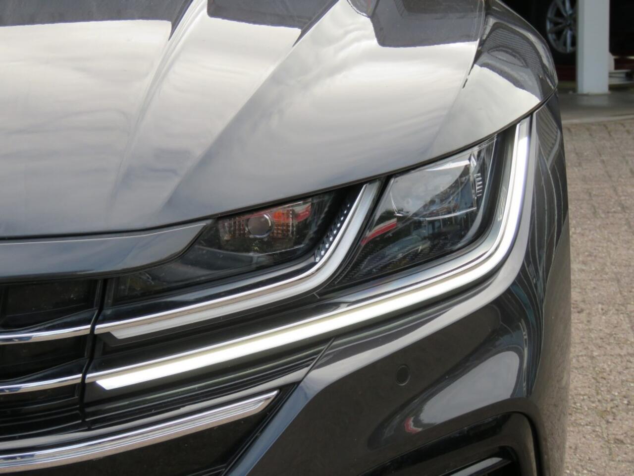 Volkswagen Arteon 1.4 TSI 218PK eHybrid R-LINE EL. BNS+ / 19 Inch / Led / Wegklap.haak / Camera / Elec.klep / BOVAG garantie