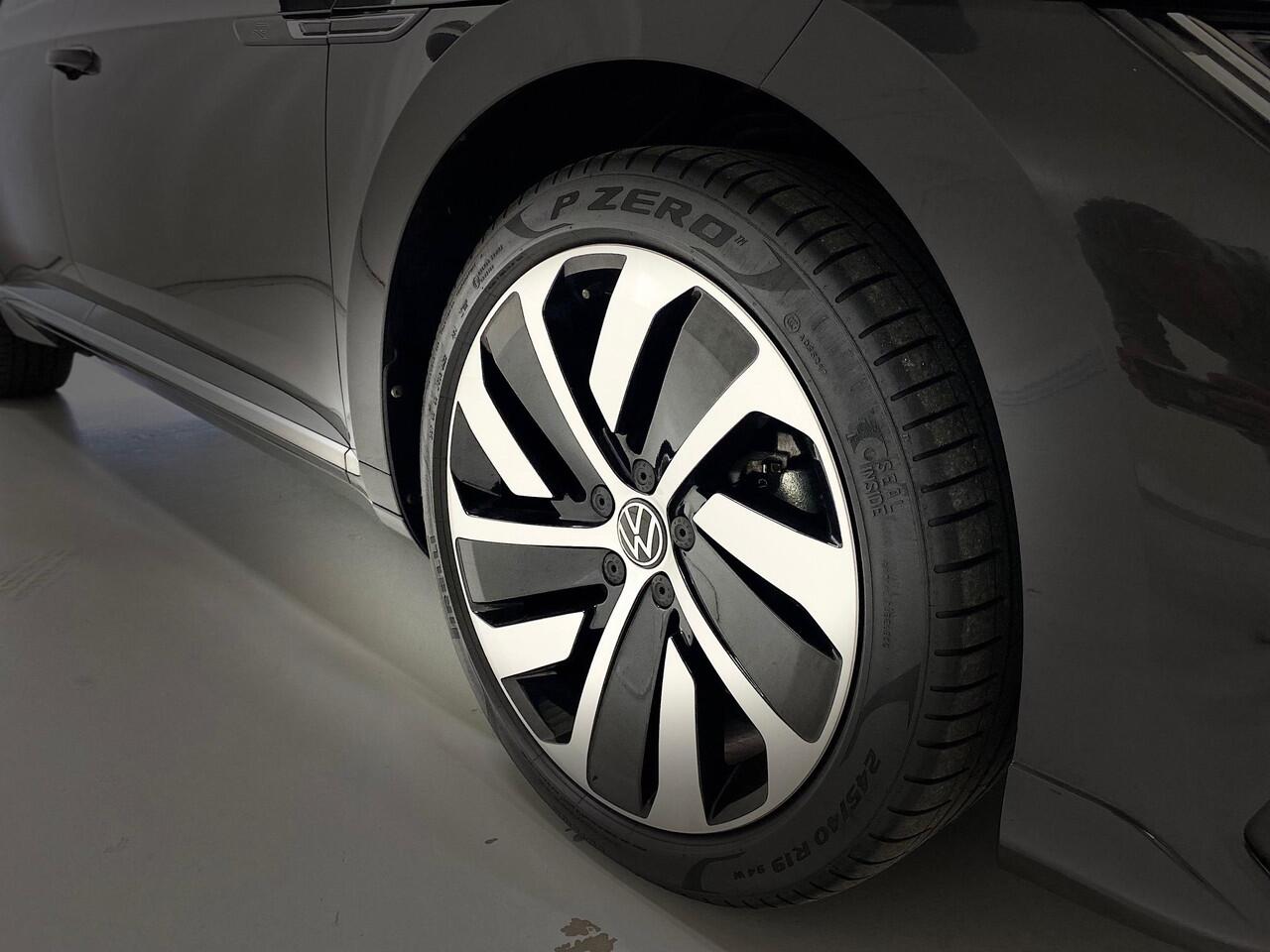 Volkswagen Arteon Shooting Brake 1.4 TSI eHybrid R-Line Camera Pano Trekhaak ACC Leer Memory 19inch IQlight Matrix Led