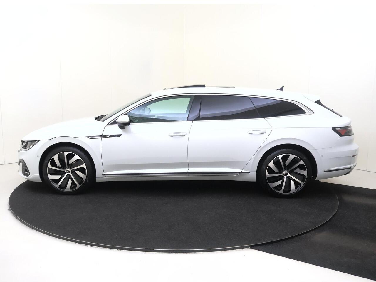 Volkswagen Arteon Shooting Brake 1.4 TSI eHybrid R-Line Business | SoH 98% | Panoramadak | 360 camera | Adaptieve demping systeem | 3-zone airco | Dodehoek detectie | Keyless | Stoel- en stuurwielverwarming | CarPlay |