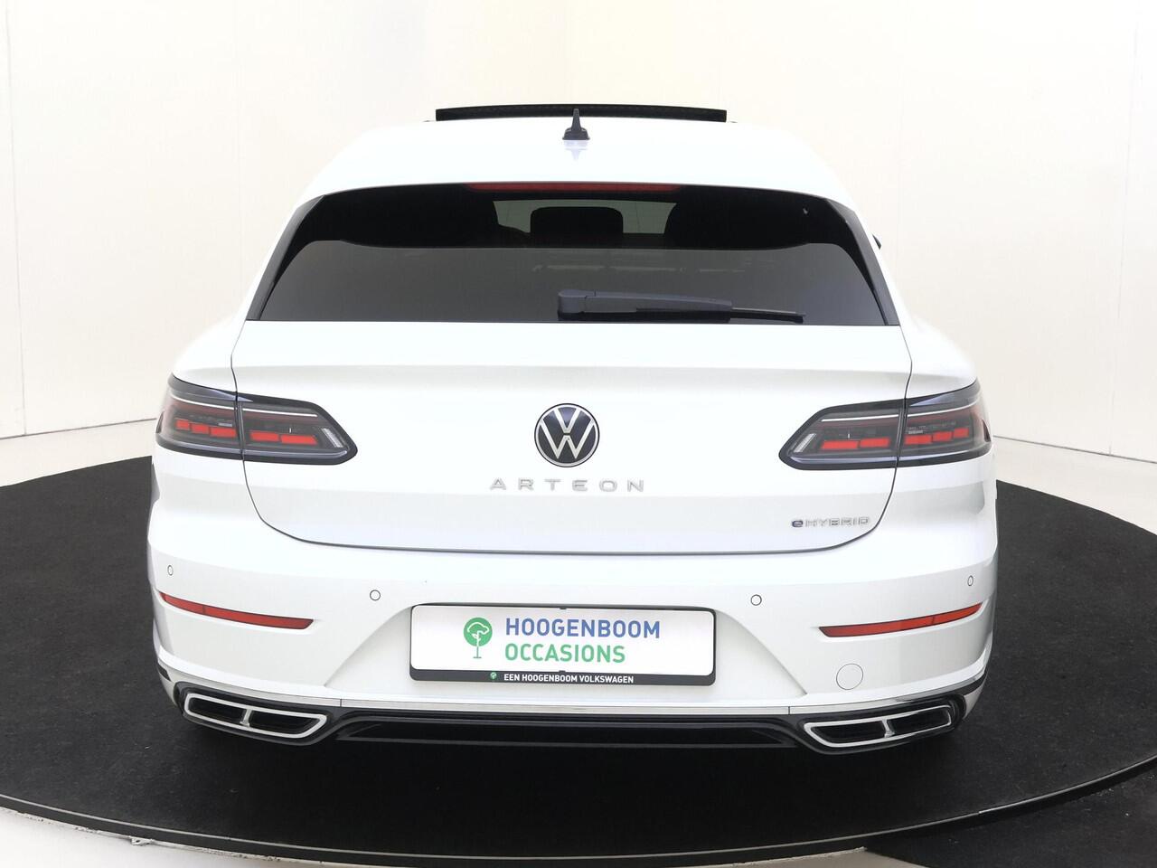 Volkswagen Arteon Shooting Brake 1.4 TSI eHybrid R-Line Business | SoH 98% | Panoramadak | 360 camera | Adaptieve demping systeem | 3-zone airco | Dodehoek detectie | Keyless | Stoel- en stuurwielverwarming | CarPlay |
