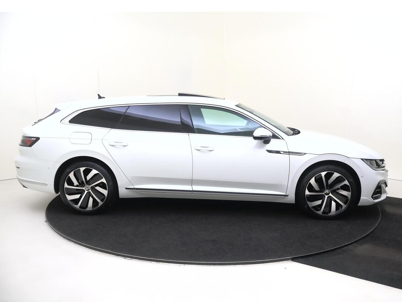 Volkswagen Arteon Shooting Brake 1.4 TSI eHybrid R-Line Business | SoH 98% | Panoramadak | 360 camera | Adaptieve demping systeem | 3-zone airco | Dodehoek detectie | Keyless | Stoel- en stuurwielverwarming | CarPlay |