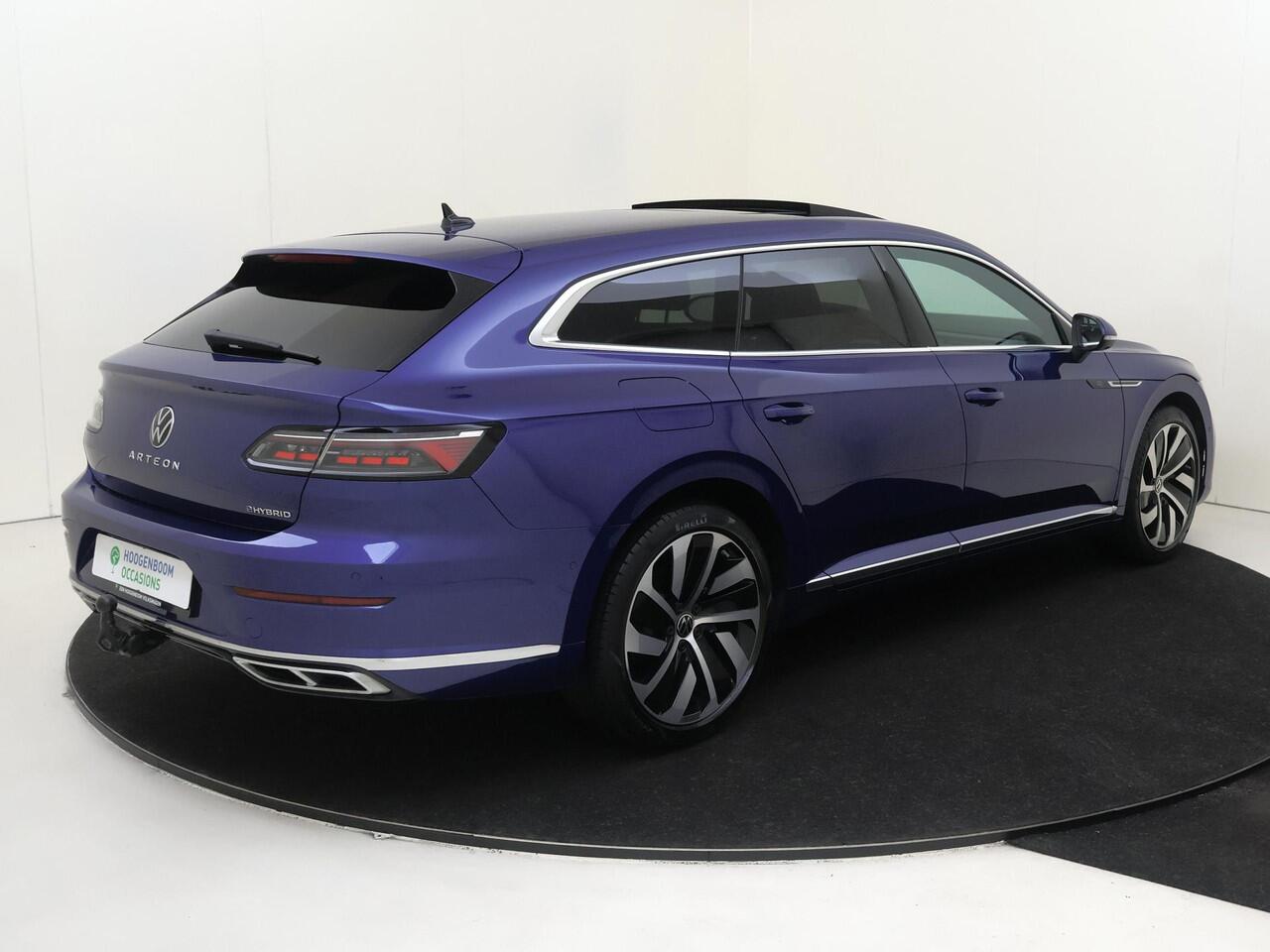 Volkswagen Arteon Shooting Brake 1.4 TSI eHybrid R-Line Business | SoH 92% | Panoramadak | Trekhaak | Standkachel | Adaptieve demping systeem | 360 camera | 3-zone airco | Dodehoek detectie | Keyless | Adaptieve cruise control |