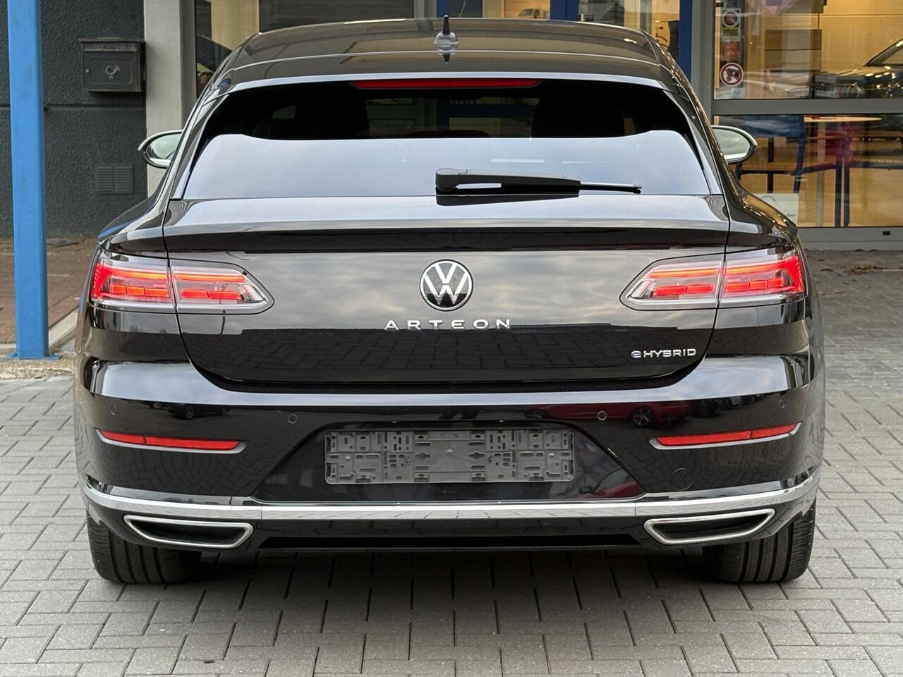 Volkswagen Arteon Shooting Brake 1.4 TSI eHybrid Elegance Business+ | Wegklapbare Trekhaak | Stoelverwarming | Stuurwielverwarming | Camera | Side Assist | Comfort stoelen elektrisch verstelbaar