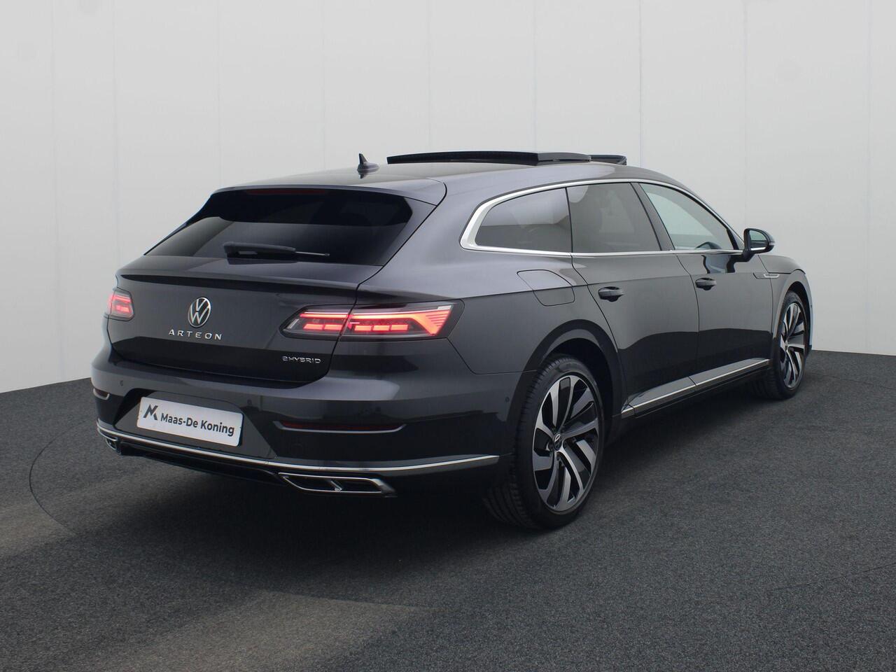 Volkswagen Arteon Shooting Brake 1.4TSIeHybrid 160kW/218PK R-Line DSG · Panoramadak · Trekhaak · Camera · Apple/Android Car Play ·