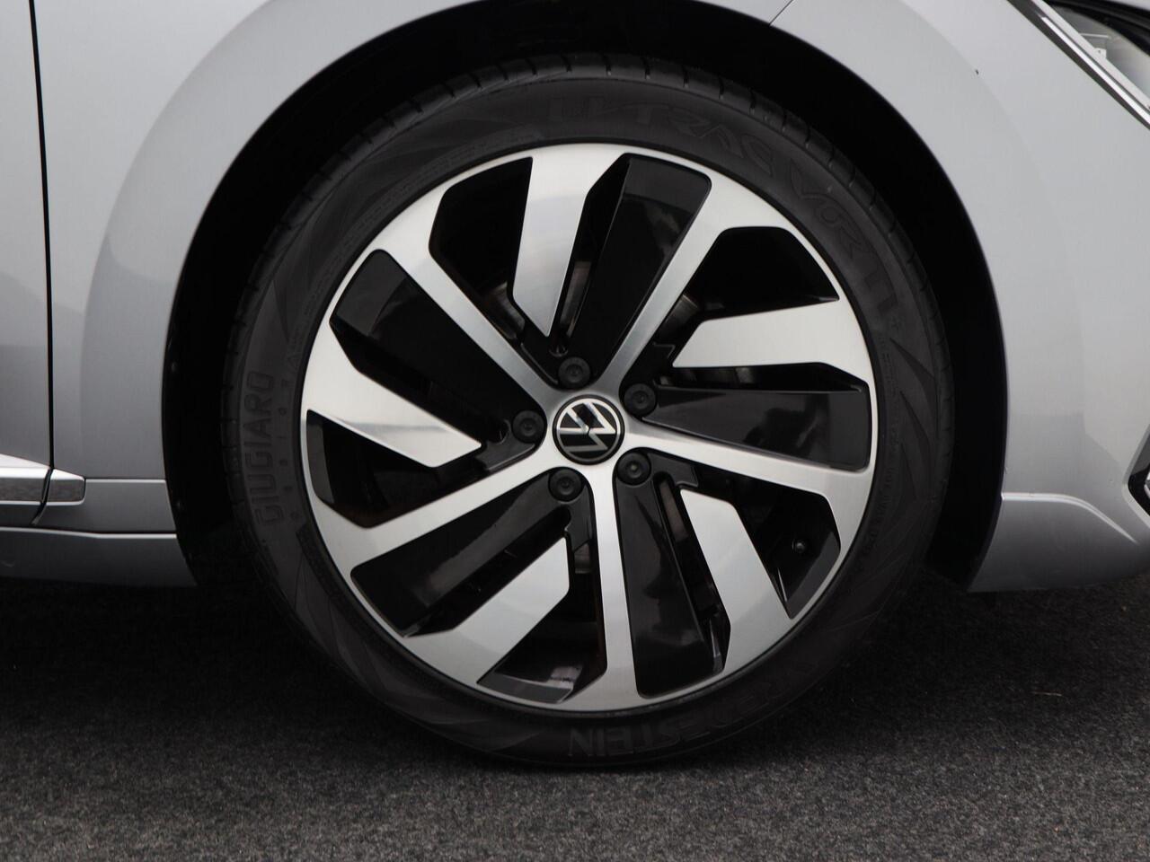 Volkswagen Arteon Shooting Brake 2.0 TSi R-Line Business+ 190 Pk Automaat | Virtual Cockpit | Stoelverwarming voor & Achter | Camera | 19 Inch | 65.347 Km!