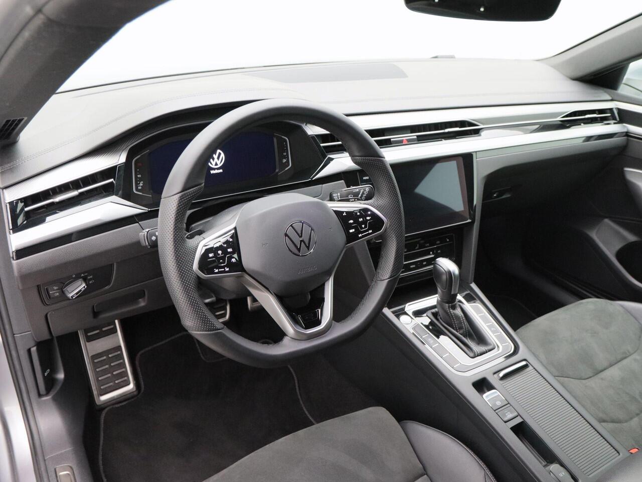 Volkswagen Arteon Shooting Brake 2.0 TSi R-Line Business+ 190 Pk Automaat | Virtual Cockpit | Stoelverwarming voor & Achter | Camera | 19 Inch | 65.347 Km!