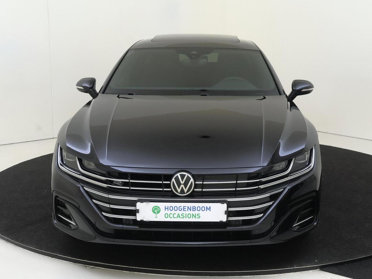 Volkswagen Arteon Shooting Brake 1.4 TSI eHybrid R-Line Business+ | SoH 100% | Panoramadak | Trekhaak | Dodehoek detectie | Adaptieve demping | Kuipstoelen | Lederen bekleding | Adaptieve cruise control | Navigatie |