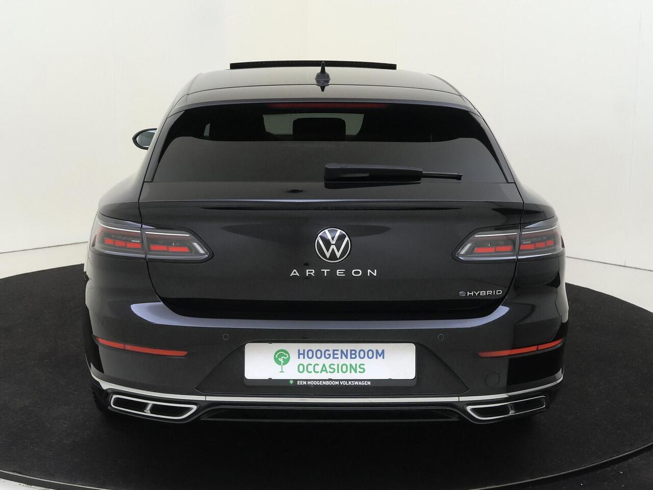 Volkswagen Arteon Shooting Brake 1.4 TSI eHybrid R-Line Business+ | SoH 100% | Panoramadak | Trekhaak | Dodehoek detectie | Adaptieve demping | Kuipstoelen | Lederen bekleding | Adaptieve cruise control | Navigatie |