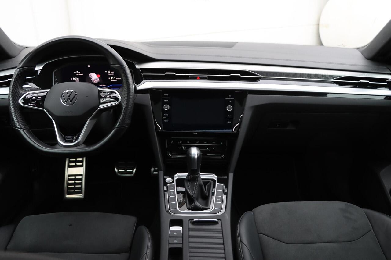 Volkswagen Arteon Shooting Brake 2.0 TSI R-Line Business + 190pk DSG7 | Pano | Ergo | Stoelverwarming | Carplay | IQ. Drive