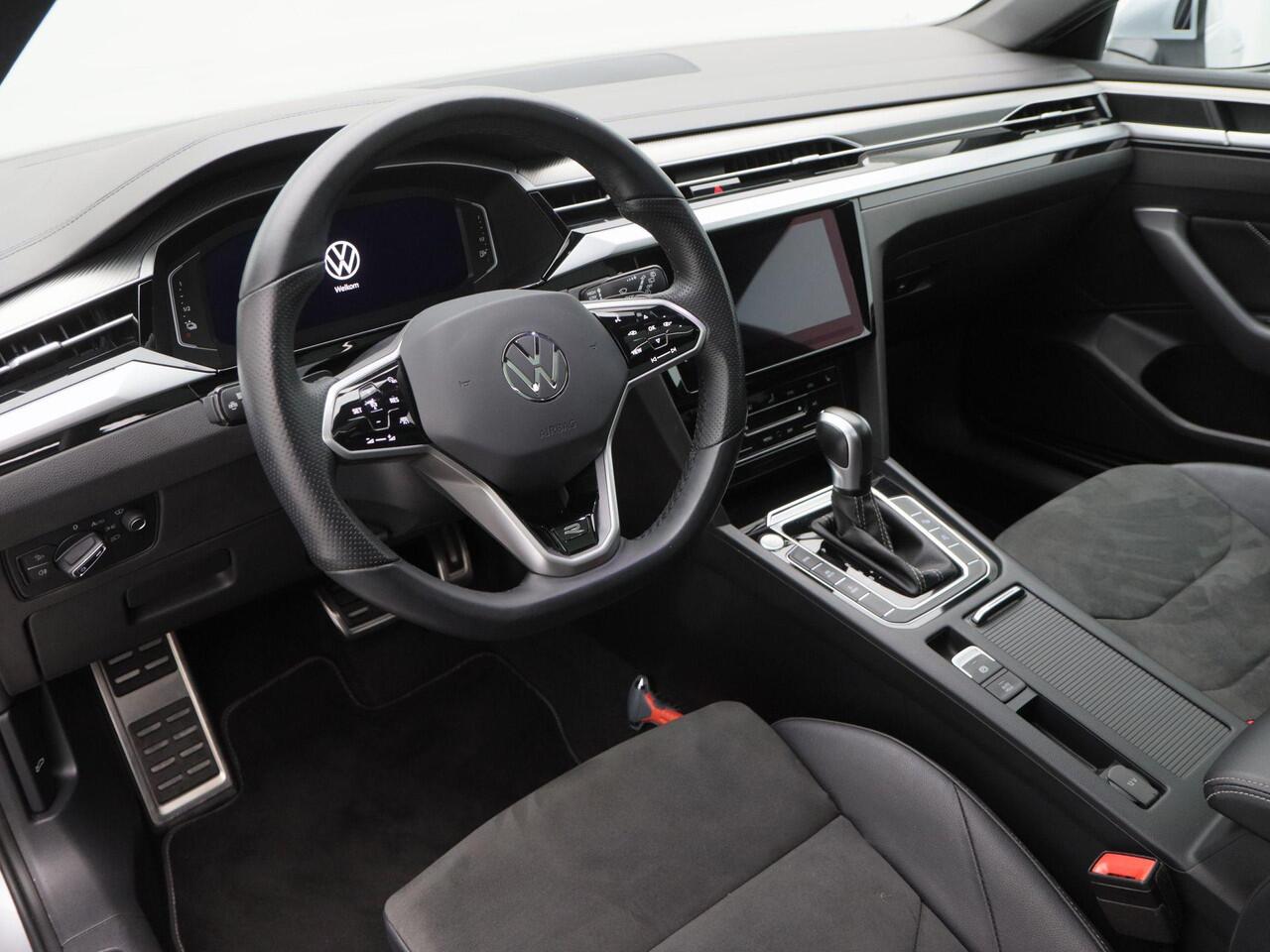 Volkswagen Arteon Shooting Brake 1.4 TSi 218 Pk Automaat eHybrid R-Line Business | Full LED | Panoramadak | Trekhaak | Adaptive Cruise | Virtual Dashboard | 19 Inch | 39.068 Km!!