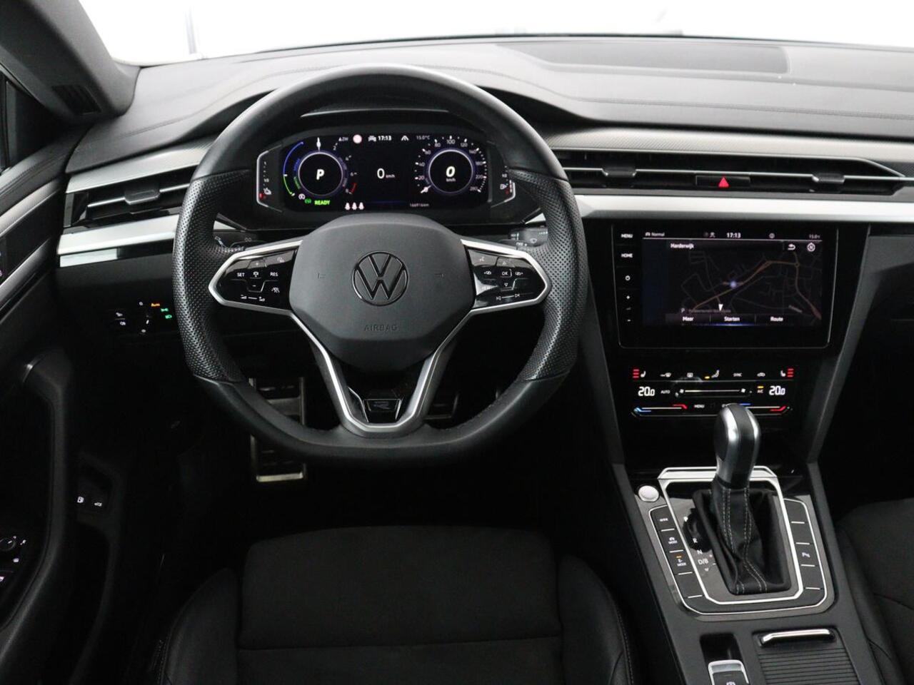Volkswagen Arteon Shooting Brake 1.4 TSI eHybrid R-Line | SOH 93% | Panoramadak | Stoelverwarming | LED Plus | Sfeerverlichting | Carplay | Trekhaak | Achterbankverwarming | Adaptive cruise | Navigatie | PHEV | Plug In
