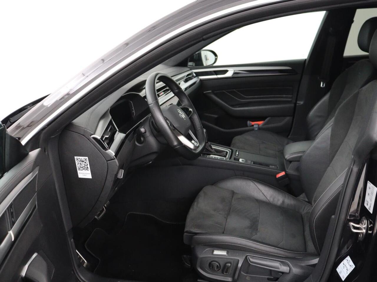 Volkswagen Arteon Shooting Brake 1.4 TSI eHybrid R-Line | SOH 93% | Panoramadak | Stoelverwarming | LED Plus | Sfeerverlichting | Carplay | Trekhaak | Achterbankverwarming | Adaptive cruise | Navigatie | PHEV | Plug In