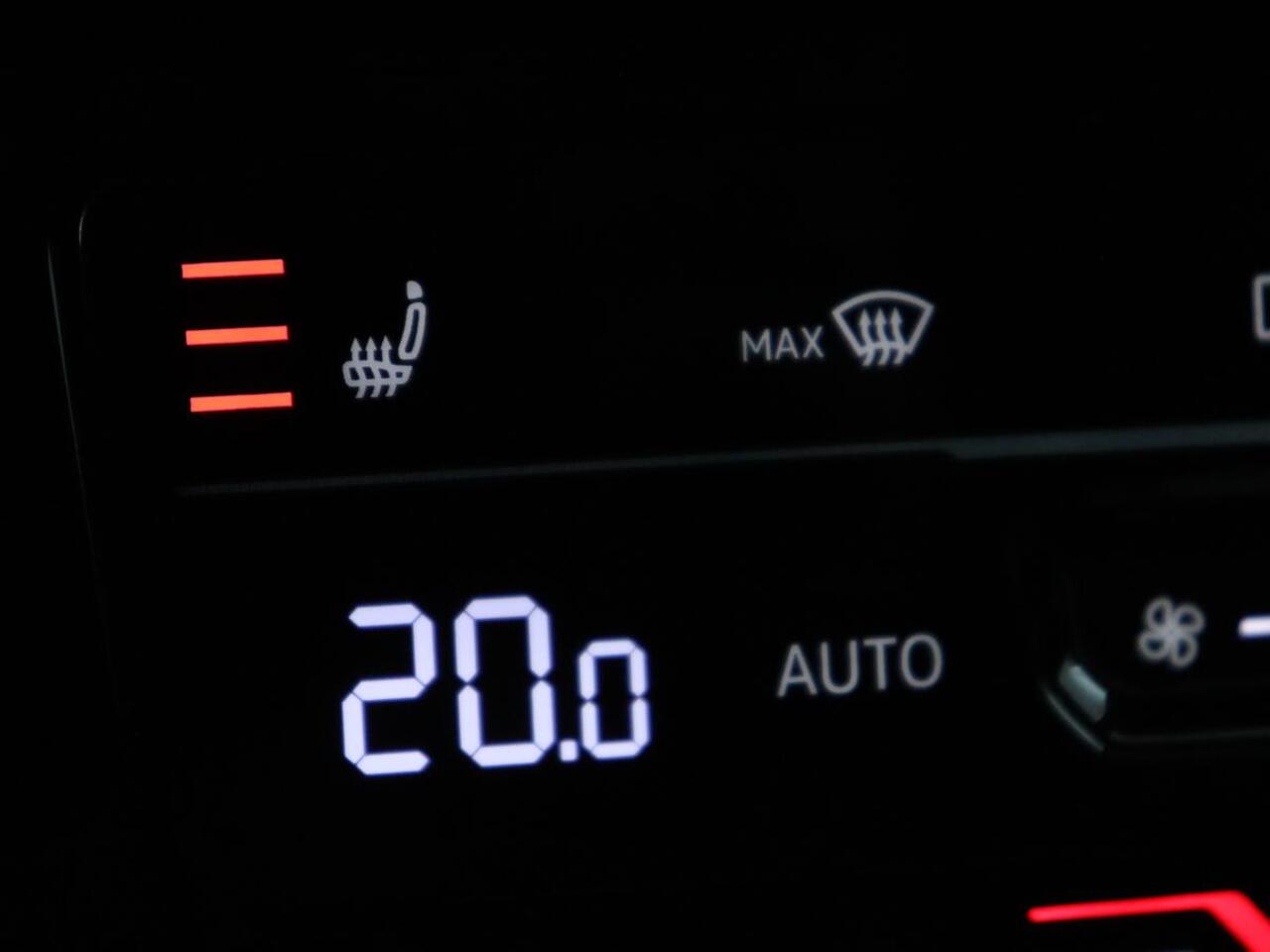 Volkswagen Arteon Shooting Brake 1.4 TSI eHybrid R-Line | SOH 93% | Panoramadak | Stoelverwarming | LED Plus | Sfeerverlichting | Carplay | Trekhaak | Achterbankverwarming | Adaptive cruise | Navigatie | PHEV | Plug In
