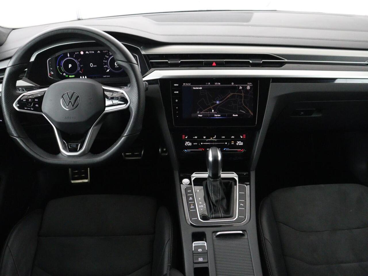 Volkswagen Arteon Shooting Brake 1.4 TSI eHybrid R-Line | SOH 93% | Panoramadak | Stoelverwarming | LED Plus | Sfeerverlichting | Carplay | Trekhaak | Achterbankverwarming | Adaptive cruise | Navigatie | PHEV | Plug In