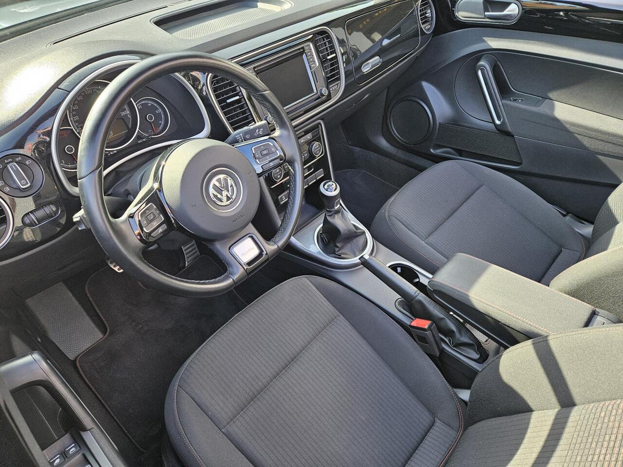 Volkswagen BEETLE (NEW) Cabriolet 1.2 TSI Exclusive Series /Apple Carplay/Cruise Contr./Climate Contr./Parkeersens.V+A+Cam/Stoelverw./Lendesteun/LMV/(MET GARANTIE*)