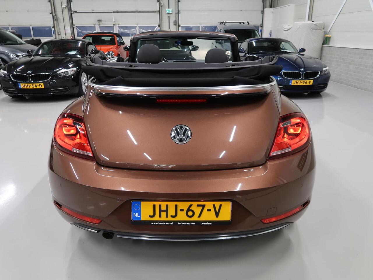 Volkswagen BEETLE (NEW) Cabriolet 1.2 TSI Sound 2018 Airco-ecc Navigatie App connect Stoelverwarming Windscherm 1e Eigenares Dealer onderhouden 17 inch Sportvelgen Zeer nette staat Dark Bronze metallic