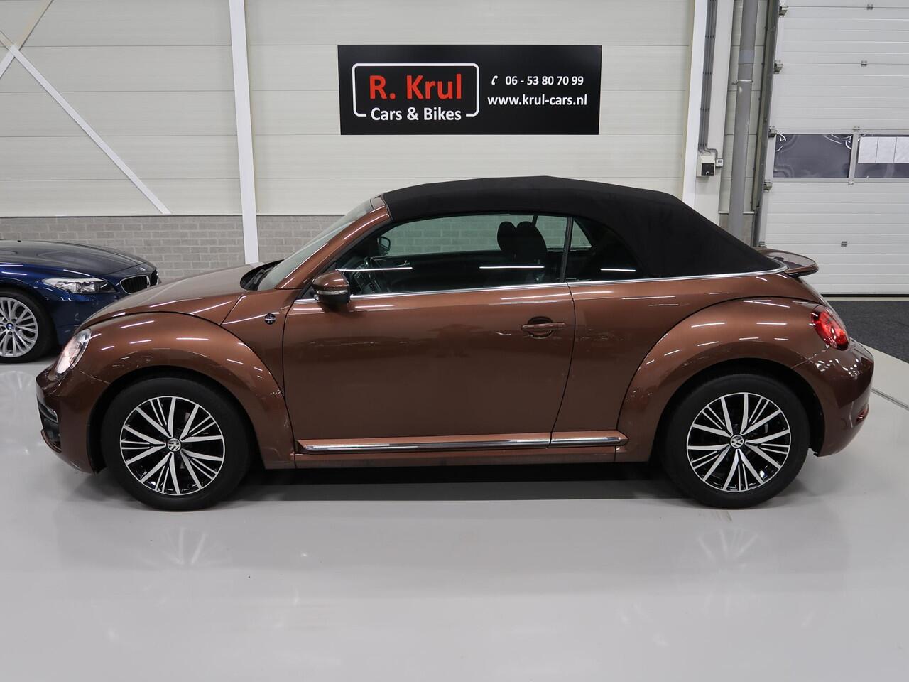Volkswagen BEETLE (NEW) Cabriolet 1.2 TSI Sound 2018 Airco-ecc Navigatie App connect Stoelverwarming Windscherm 1e Eigenares Dealer onderhouden 17 inch Sportvelgen Zeer nette staat Dark Bronze metallic