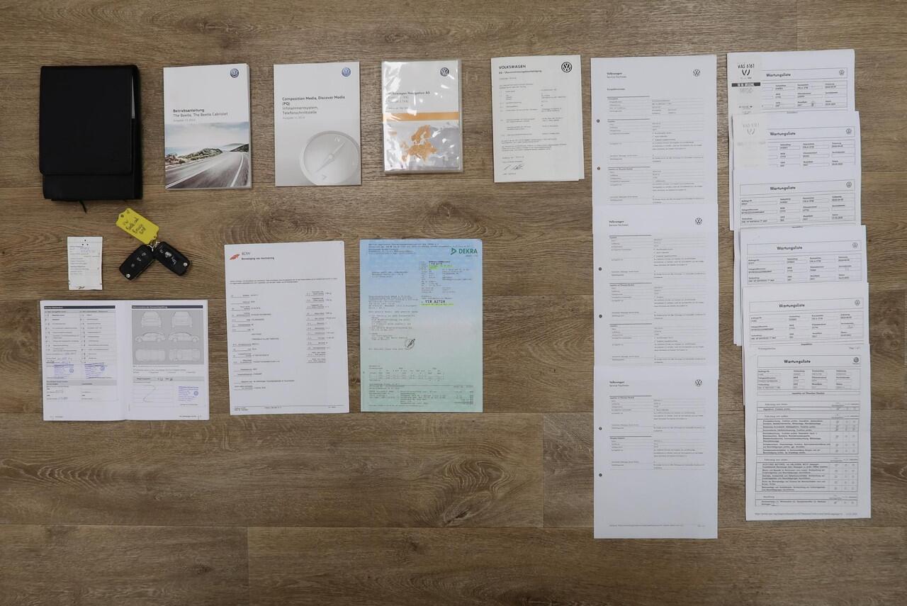 Volkswagen BEETLE (NEW) Cabriolet 1.2 TSI Sound 2018 Airco-ecc Navigatie App connect Stoelverwarming Windscherm 1e Eigenares Dealer onderhouden 17 inch Sportvelgen Zeer nette staat Dark Bronze metallic