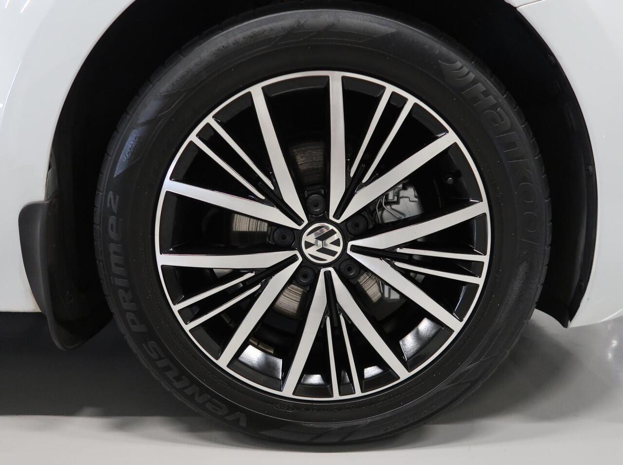 Volkswagen BEETLE (NEW) Cabriolet 1.4 TSI Sound 150pk Automaat Navigatie 1e Eigenares App connect Stoelverwarming Xenon Windscherm Dealer onderhouden Nette staat