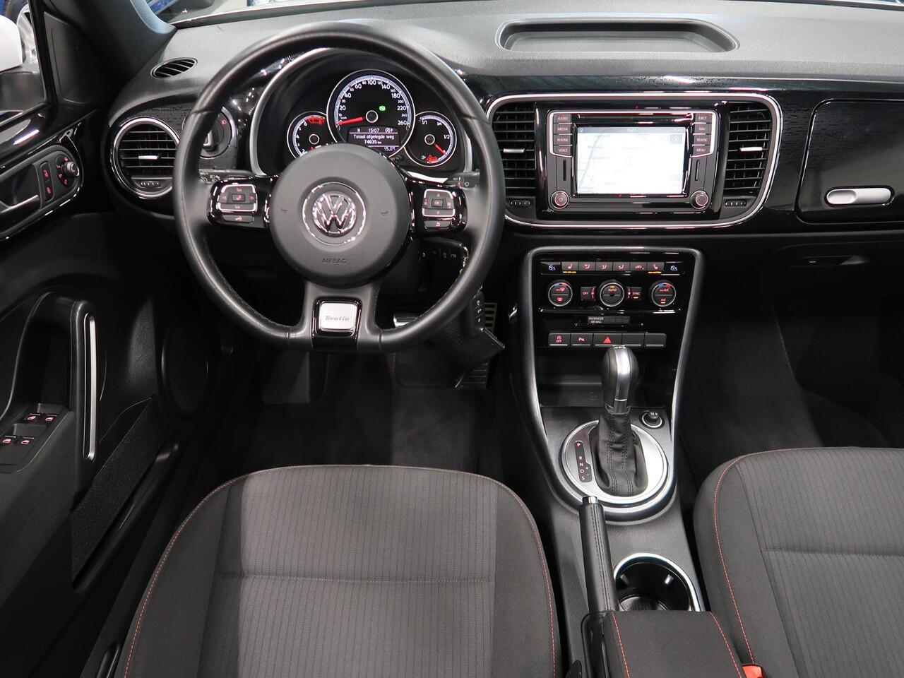 Volkswagen BEETLE (NEW) Cabriolet 1.4 TSI Sound 150pk Automaat Navigatie 1e Eigenares App connect Stoelverwarming Xenon Windscherm Dealer onderhouden Nette staat