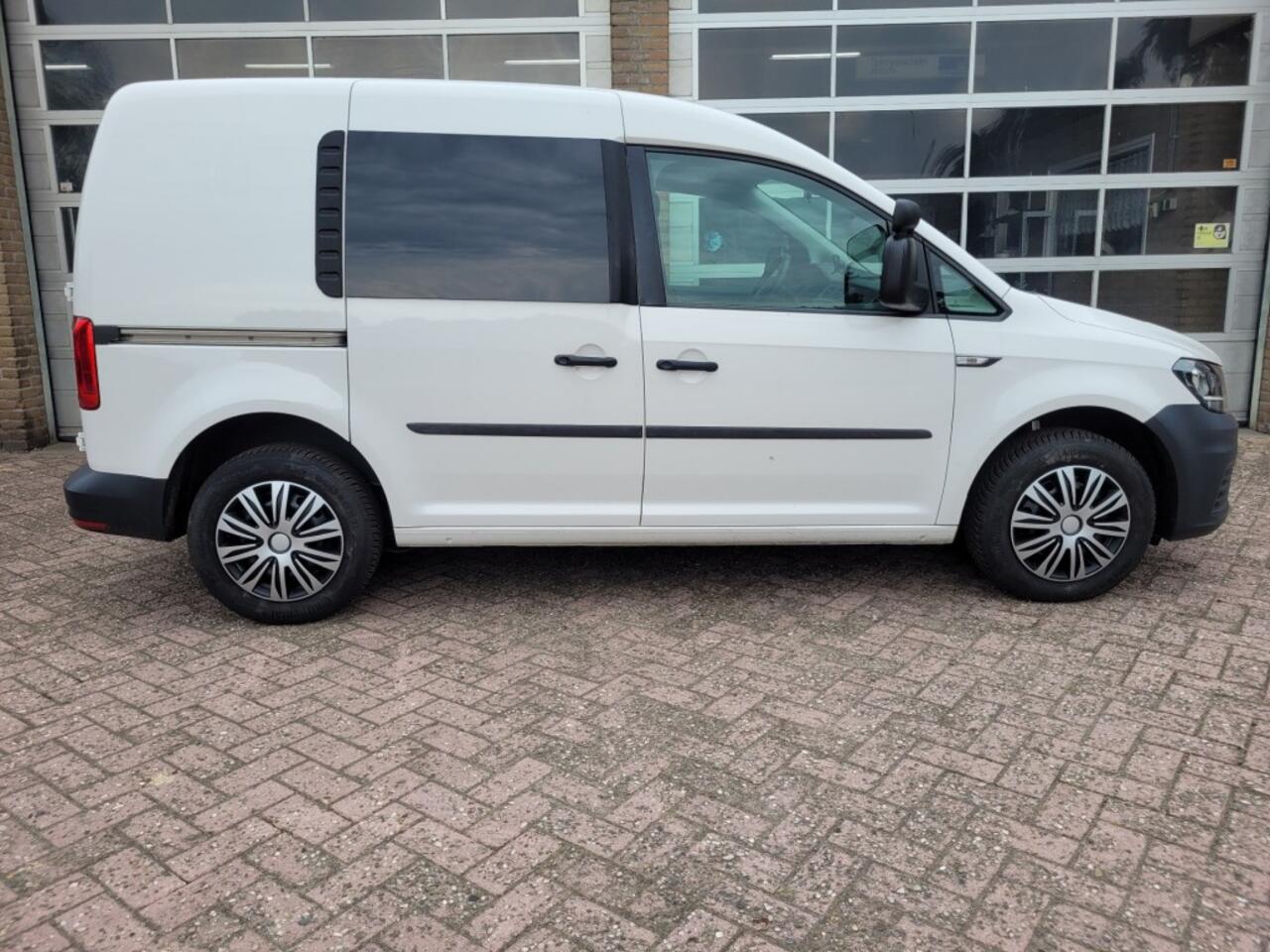 Volkswagen CADDY 2.0 TDI 102pk L1 H1 TRENT MET TREKHAAK !! EVT MET IMPRIAAL.