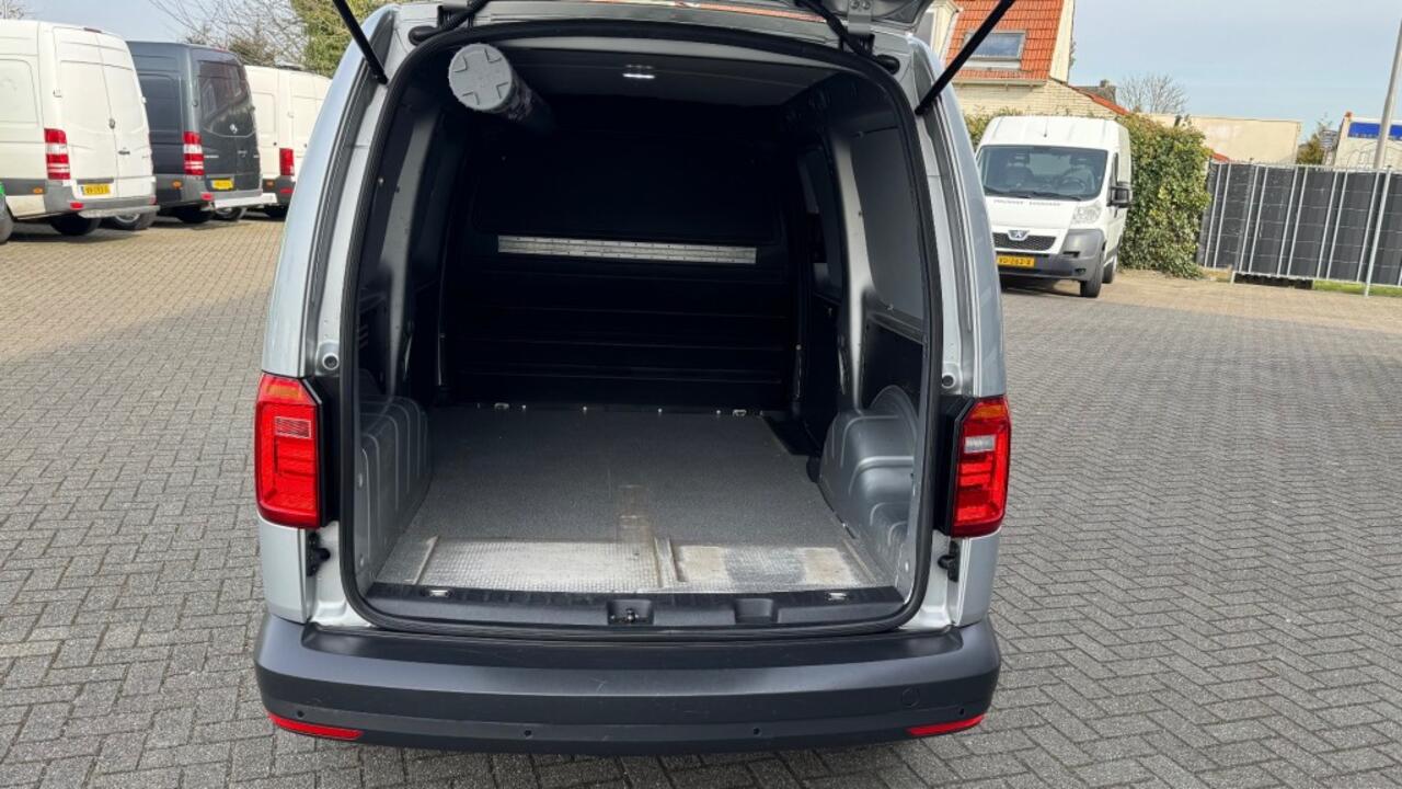 Volkswagen CADDY 2.0 TDI 75KW 102PK MAXI L2H1 EURO 6 AIRCO/ NAVIGATIE/ PARKEERSEN