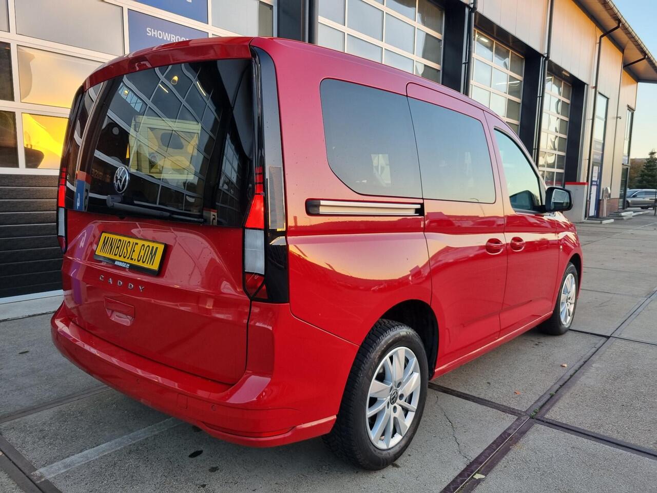 Volkswagen CADDY Life 1.5 TSI DSG AUTOMAAT NAVI / CAMERA / APP CONNECT / PDC / ECC