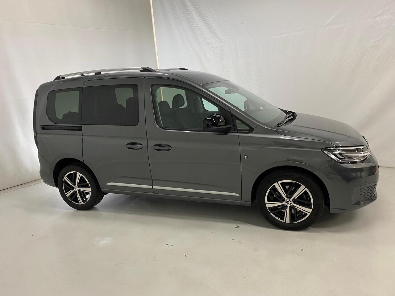 Volkswagen CADDY 1.5 TSI 5p Style Led Koplampen Leer Alcantara ACC Dakrails 17 Inch