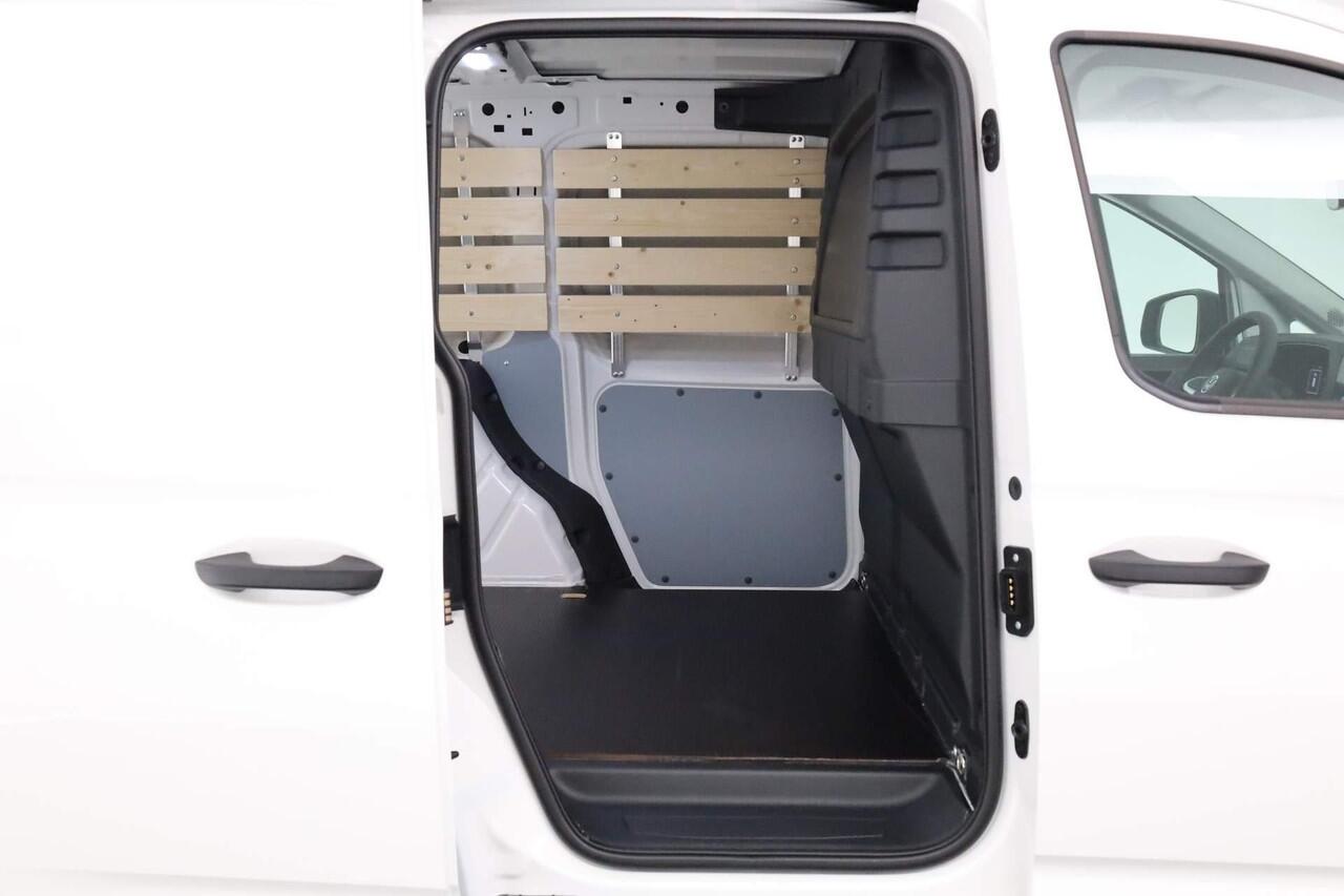 Volkswagen CADDY Cargo 1.5 TSI 114 pk | Trekhaak | Navigatie | Parkeersensoren achter | Apple Carplay / Android Auto