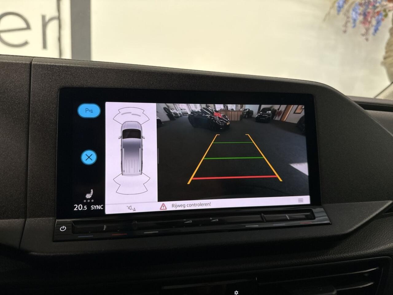 Volkswagen CADDY 1.5 TSI Comfort | LUXE INBOUWKASTEN | CAMERA | CRUISE | NAVI