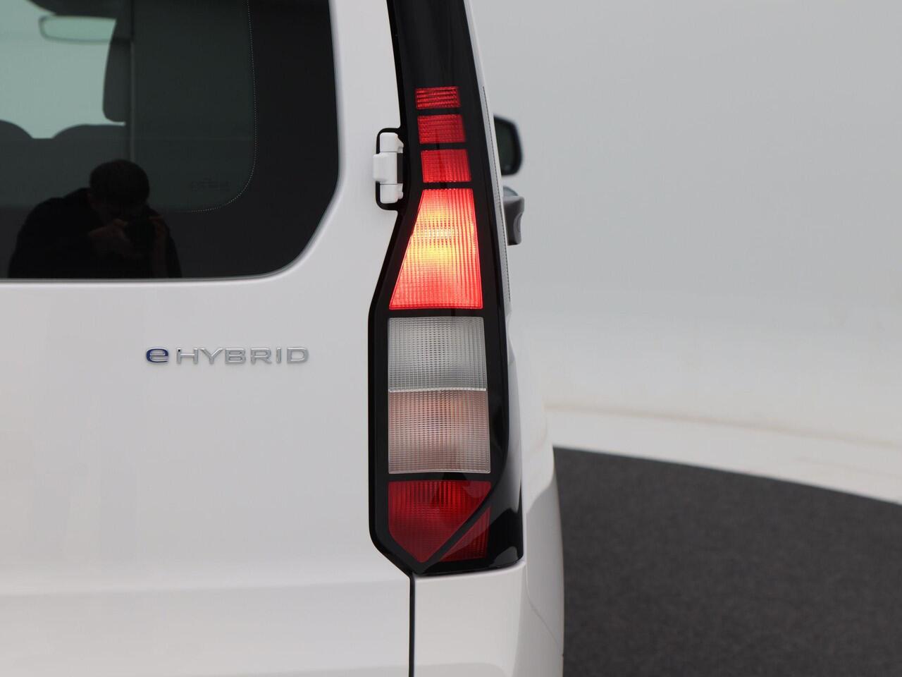 Volkswagen CADDY Kombi 1.5 eHybrid 115 pk | Trekhaak | 5 Persoons | Adaptieve Cruise Control |