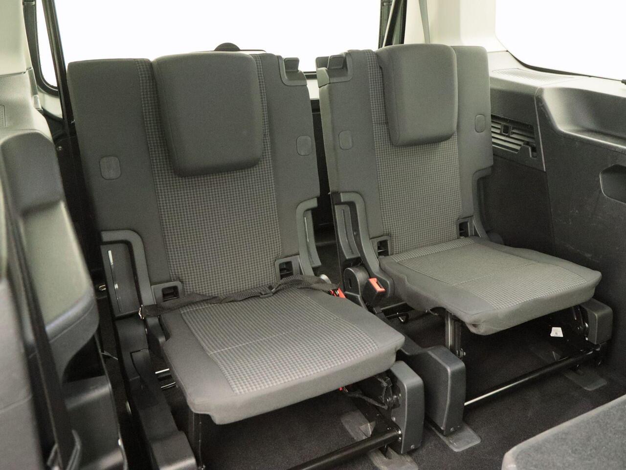 Volkswagen CADDY MAXI 1.5 TSi 115 Pk Automaat 7-Persoons | Digitale Cockpit | Camera | Adaptive Cruise | Stoelverwarming | Elektrische Achterklep | CarPlay | Navigatie | 85.831 Km