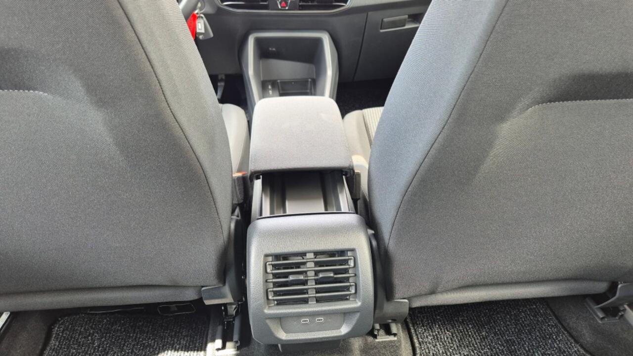 Volkswagen CADDY MAXI 6-persoons Rolstoelauto Taxi automaat
