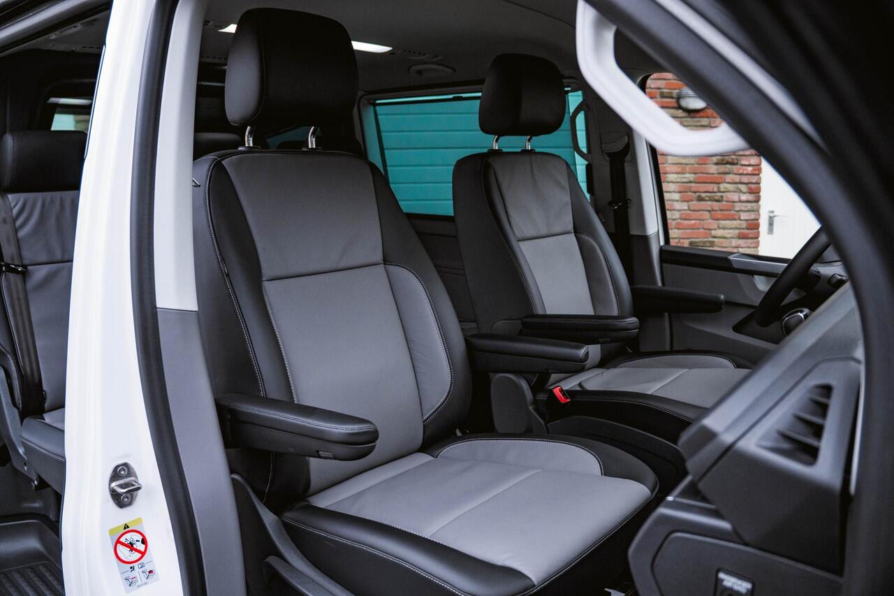 Volkswagen CARAVELLE 4-MOTION Caravelle 204pk Highline 4-M DSG L2H1 ACC | LED | Leder | Side Assist | ELEKT.KLEP | 4X4