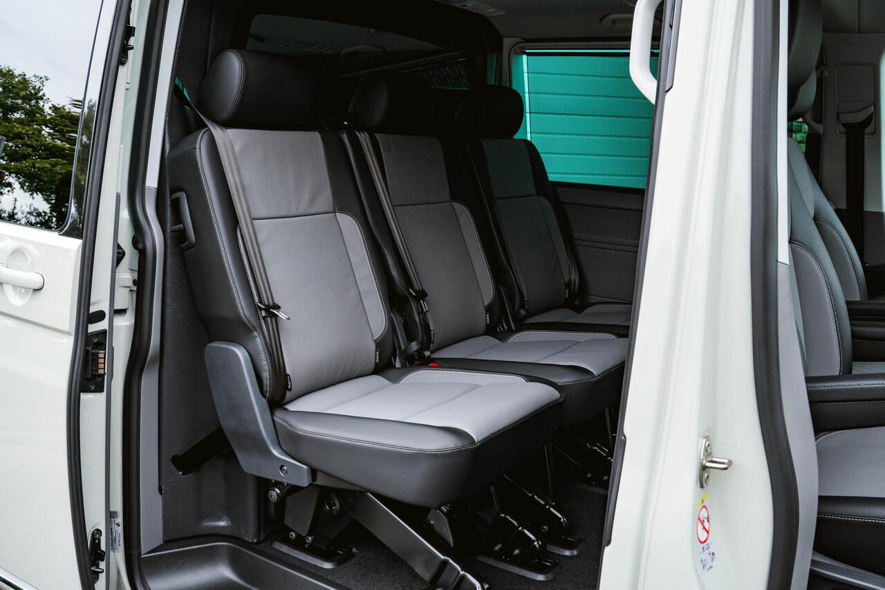 Volkswagen CARAVELLE T6.1 2.0 TDI 204 PK DSG L2H1 A-KLEP ACC | LED | Leder | Side Assist | Privacy glass |