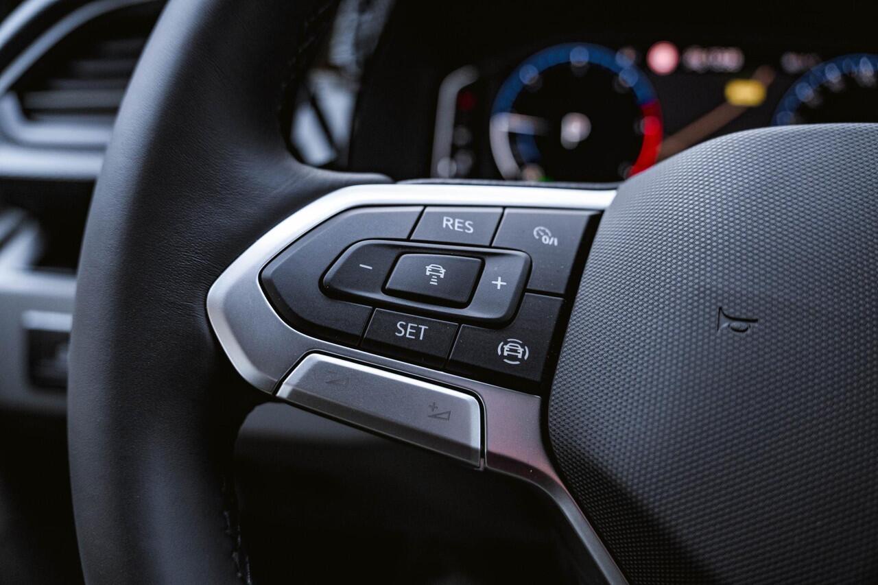 Volkswagen CARAVELLE T6.1 2.0 TDI 204 PK DSG L2H1 A-KLEP ACC | LED | Leder | Side Assist | Privacy glass |