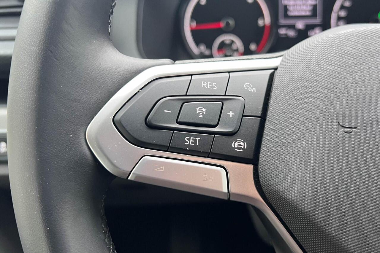 Volkswagen CARAVELLE T6.1 ROLSTOELBUS 2.0 TDI 150 PK DSG L2H1 ACC| LED | Privacy Glas | Bijrijdersbank | Apple Carplay | Android Auto |