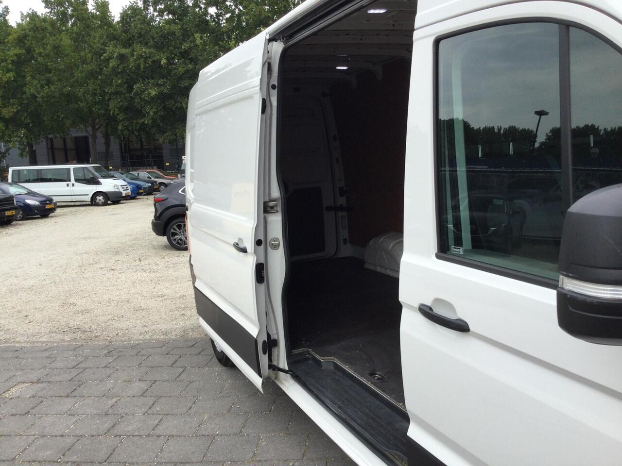 Volkswagen CRAFTER 35 2.0 TDI L5H3 DC Trendline DSG AUTOMAAT, NAVIGATIE, AIRCO.