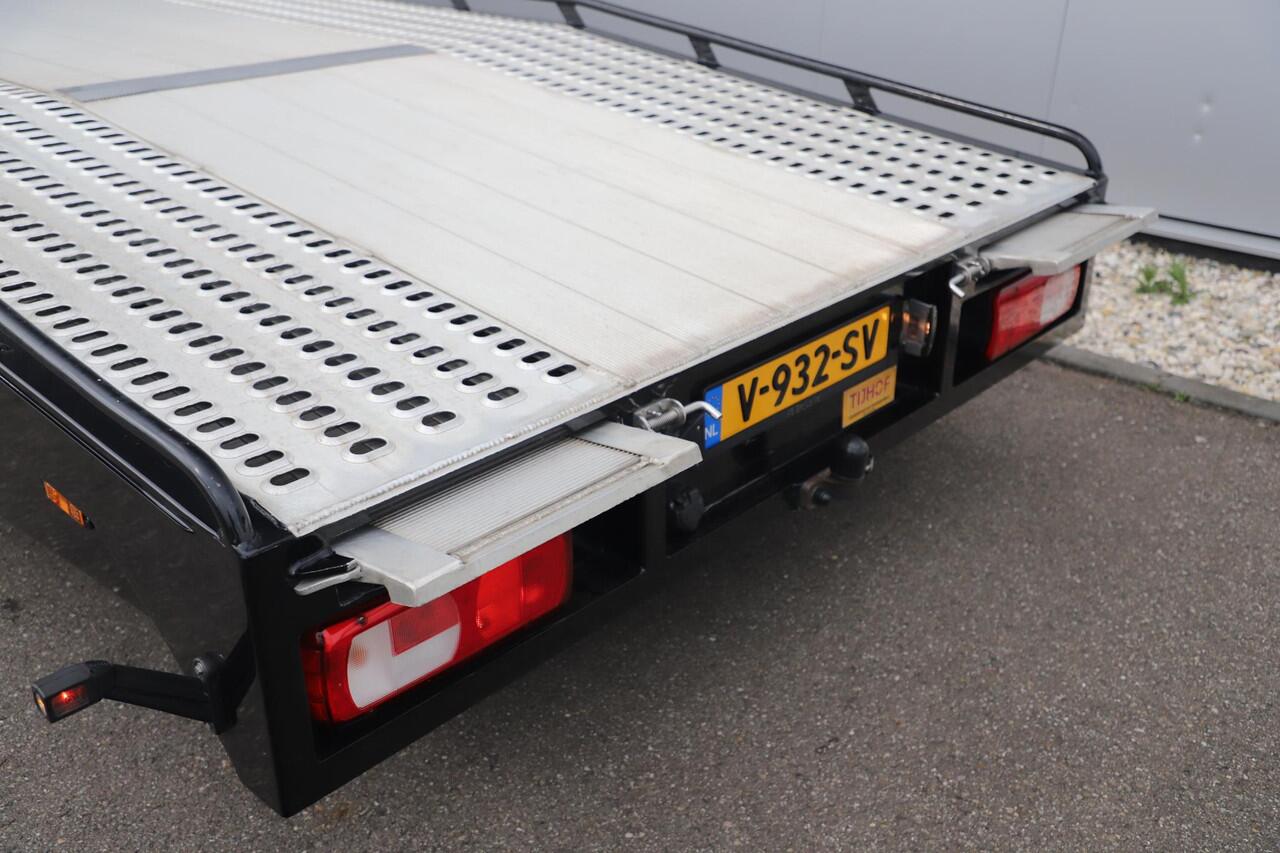 Volkswagen CRAFTER 35 2.0 TDI L4 4Motion Highline 177PK Automaat TIJHOF Luchtvering Deep Black Metallic Stuur & Stoelverwarming Navigatie Carplay Android Full LED 1290KG Laadvermogen!