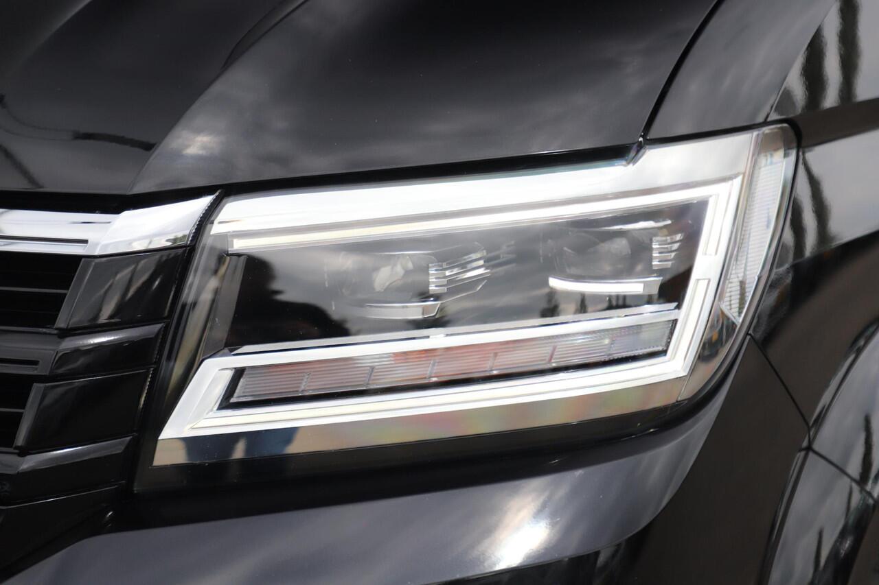 Volkswagen CRAFTER 35 2.0 TDI L4 4Motion Highline 177PK Automaat TIJHOF Luchtvering Deep Black Metallic Stuur & Stoelverwarming Navigatie Carplay Android Full LED 1290KG Laadvermogen!