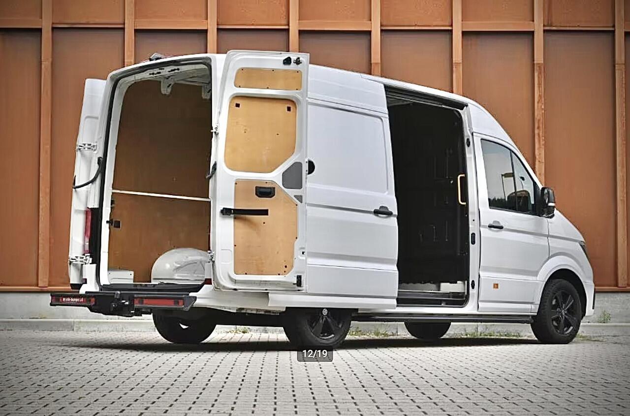 Volkswagen CRAFTER 2.0 TDI L3H3 Special Edition 140pk | Betimmering | ¤ 239 P.M.