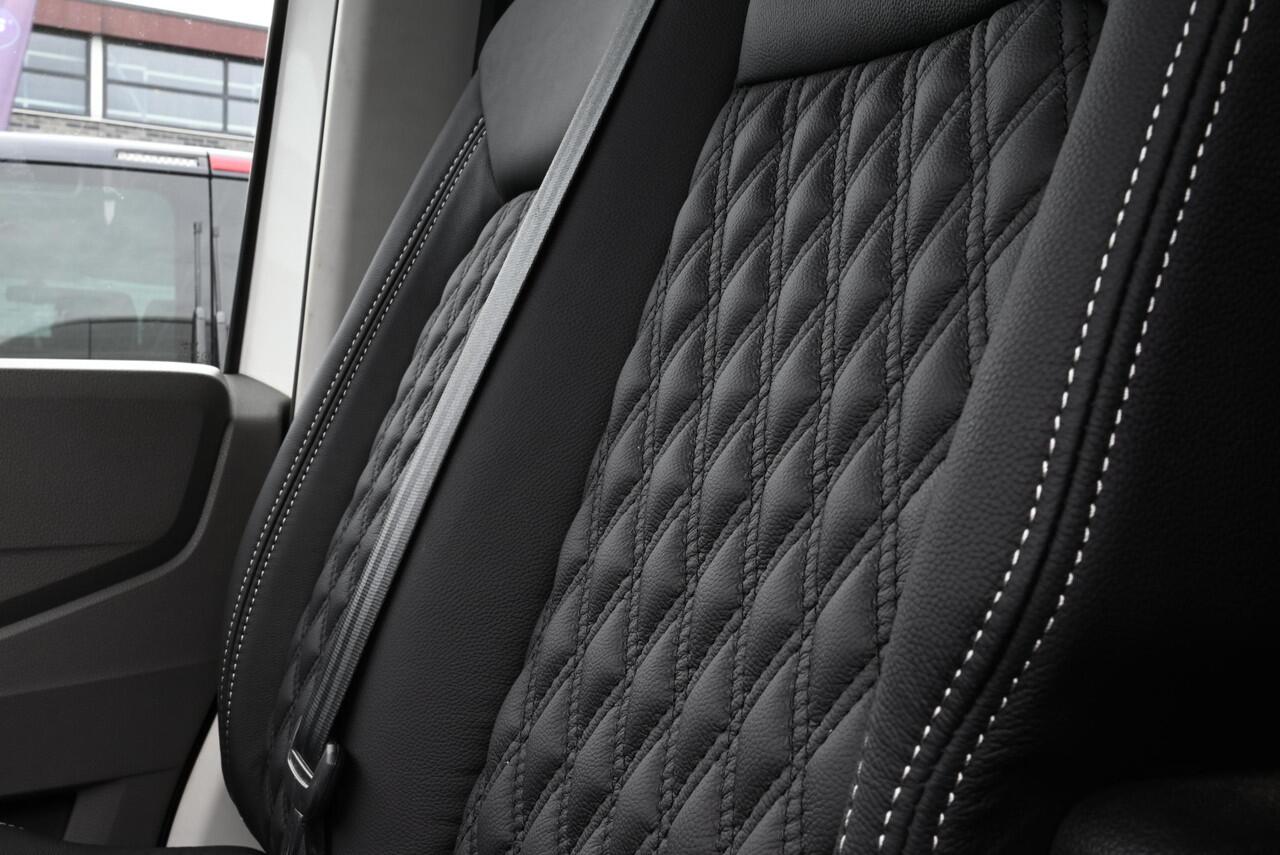 Volkswagen CRAFTER 2.0 TDI L3H3 Special Edition 140pk | Betimmering | ¤ 239 P.M.