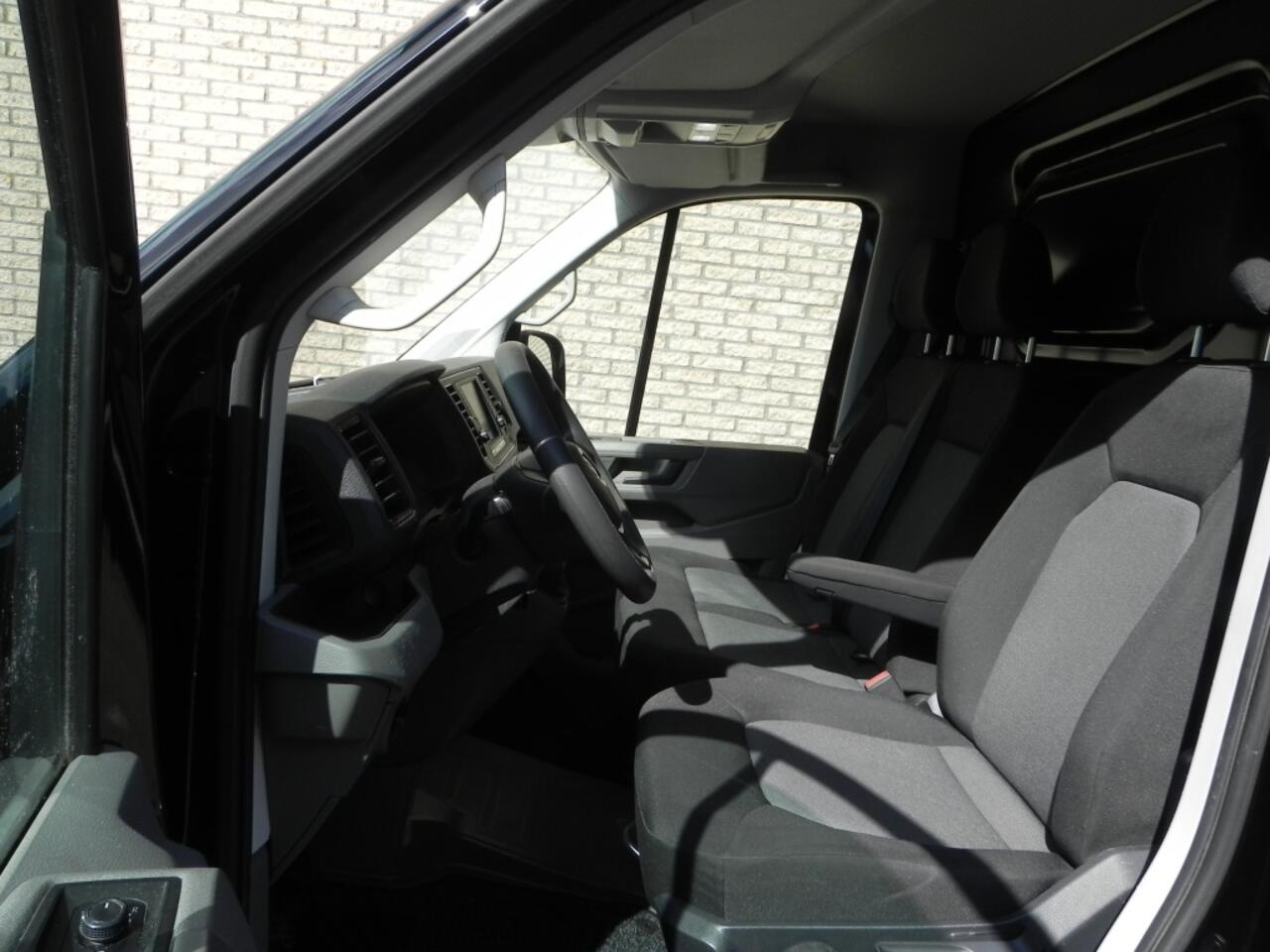 Volkswagen CRAFTER 35 2.0 TDI L3H3 Co