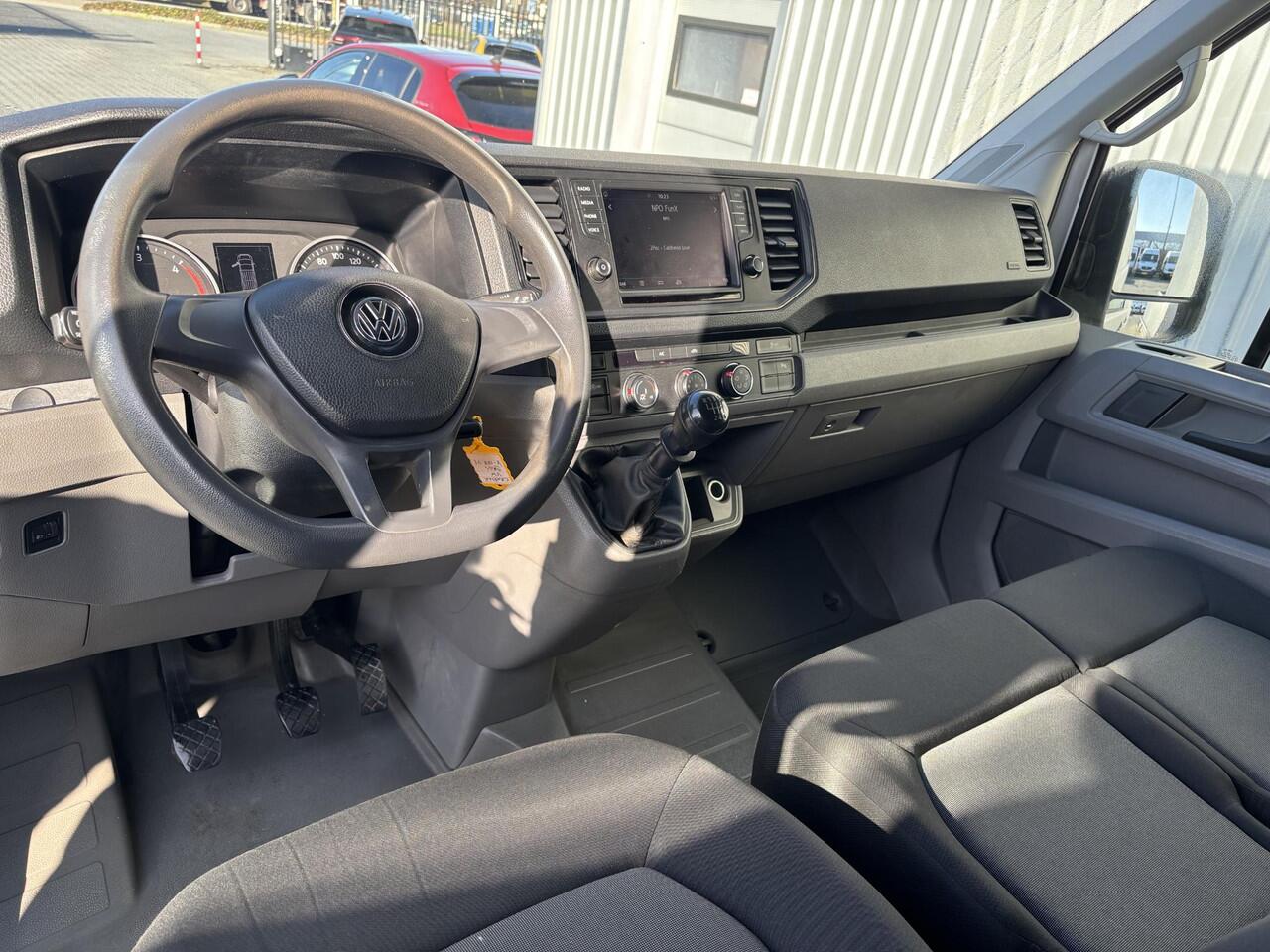 Volkswagen CRAFTER 35 2.0 TDI L3H3*A/C*CRUISE*NAV*HAAK*CAMERA*3500KG*