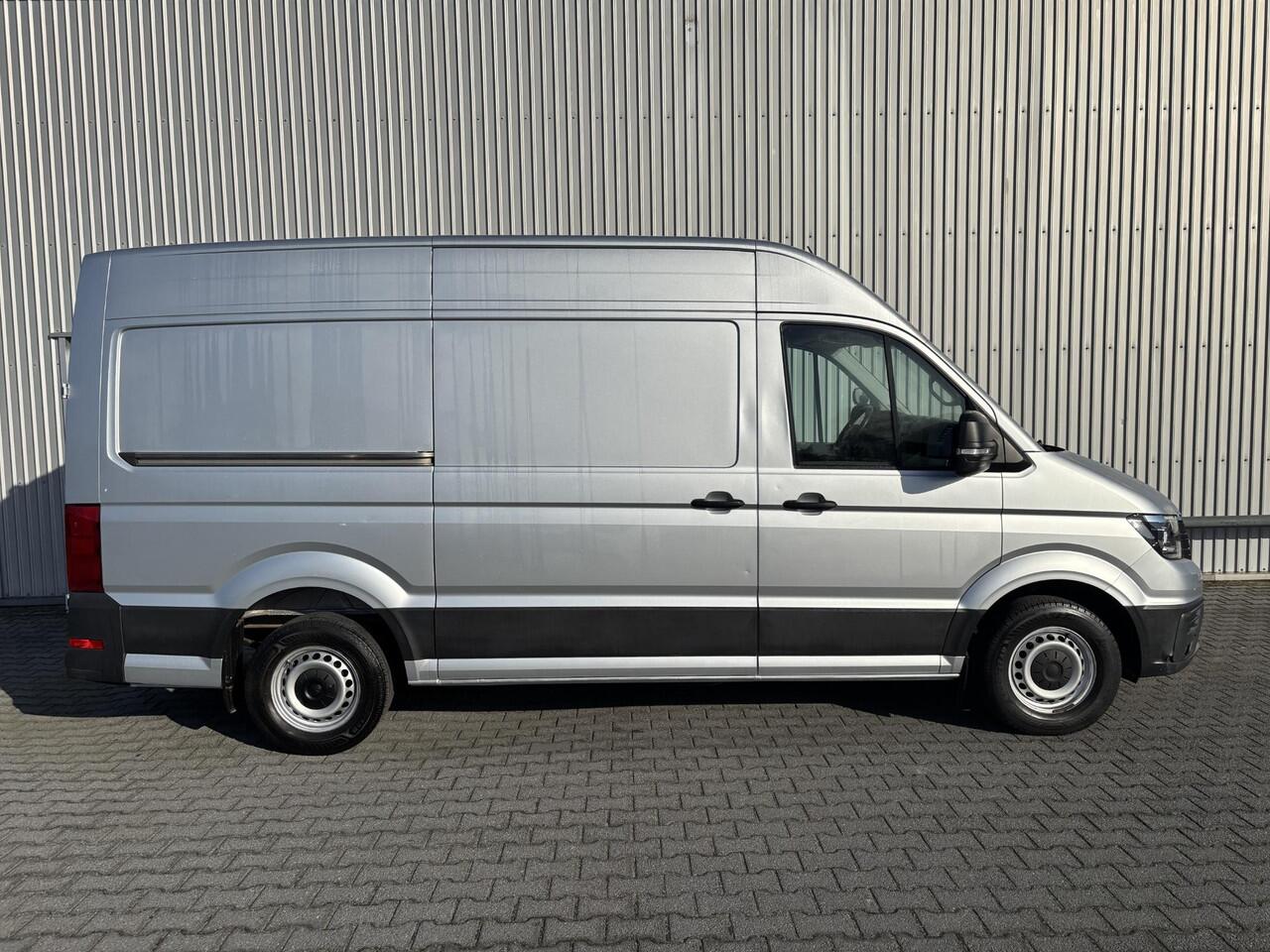 Volkswagen CRAFTER 35 2.0 TDI L3H3*A/C*CRUISE*NAV*HAAK*CAMERA*3500KG*