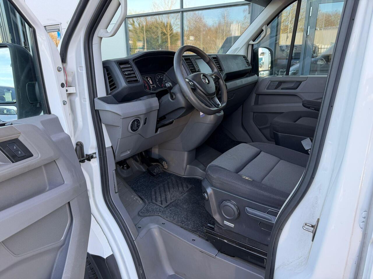 Volkswagen CRAFTER 50 2.0 TDI L3H3 DL Highline brandschade, dubbellucht, automaat, cruise, airco, BTW