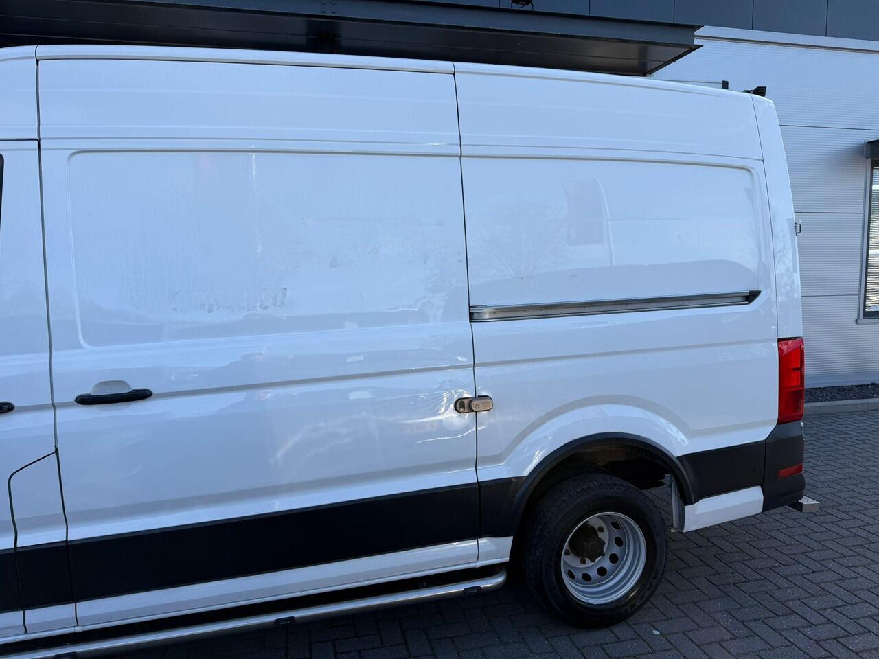 Volkswagen CRAFTER 50 2.0 TDI L3H3 DL Highline brandschade, dubbellucht, automaat, cruise, airco, BTW