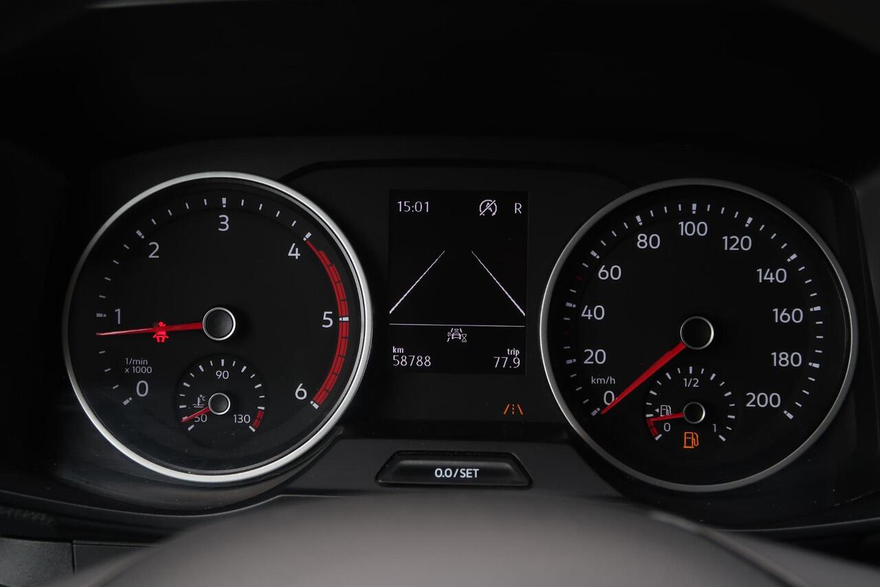 Volkswagen CRAFTER 35 2.0 TDI L3H3 AUT/ LED/ CAMERA/ ACC/ MASSAGE/ AIRCO/ TREKHAAK