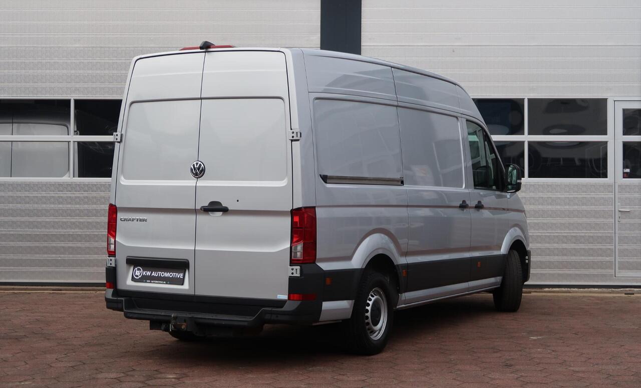 Volkswagen CRAFTER 35 2.0 TDI L3H3 AUT/ LED/ CAMERA/ ACC/ MASSAGE/ AIRCO/ TREKHAAK